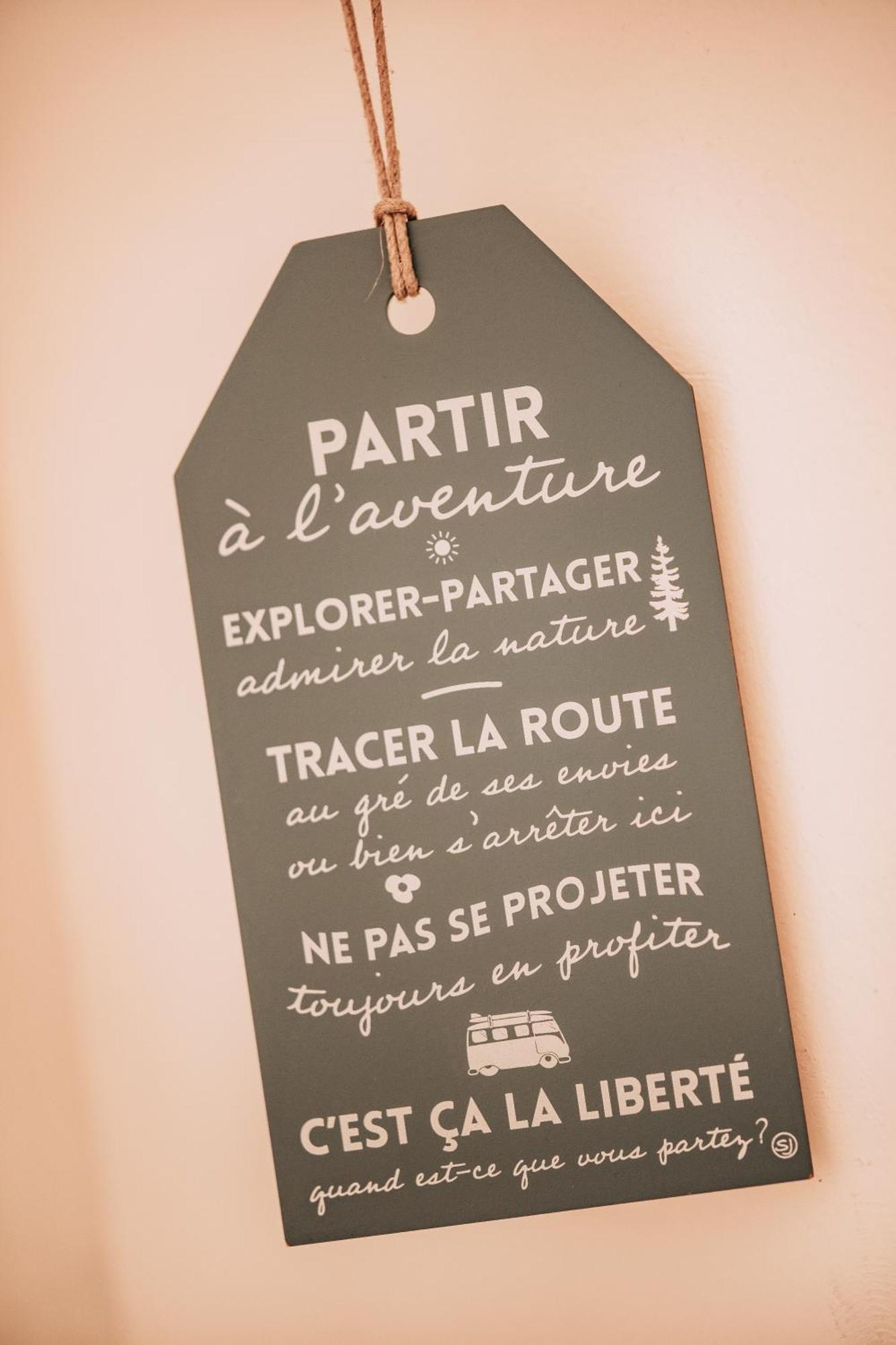 Laissez-Vous Enchanter Par La Vallee De La Meuse Hastiere-par-dela Exterior photo